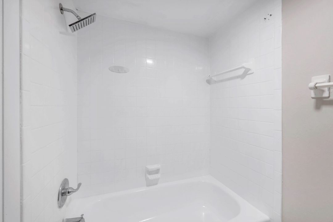 1501 Park Meadows Dr #3, Fort Myers, FL 33907