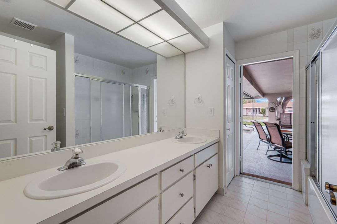 1002 SE 5th St, Cape Coral, FL 33990