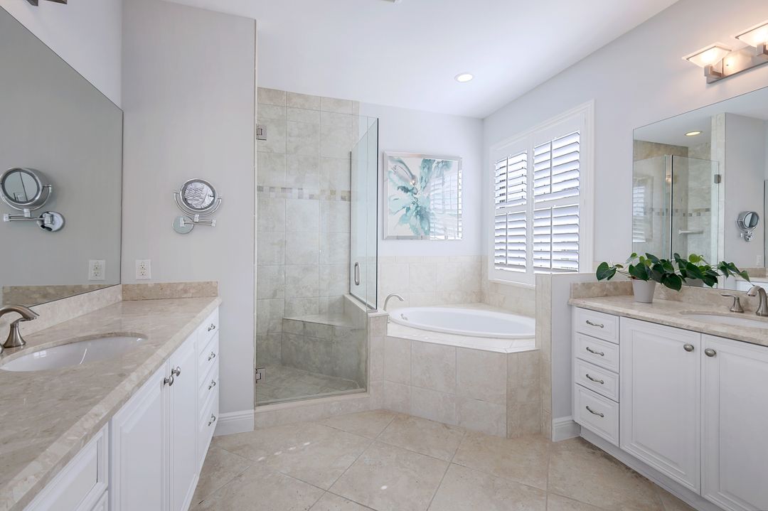 4730 Colony Villas Dr #802, Bonita Springs, FL 34134