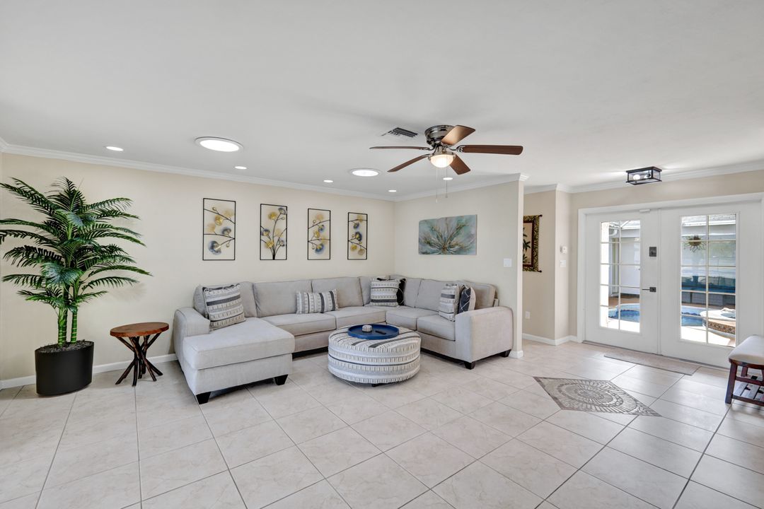 2033 SE 27th Terrace, Cape Coral, FL 33904