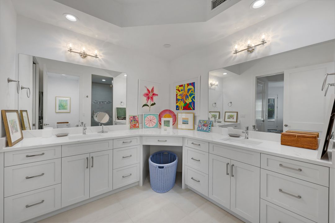510 Via Veneto #102, Naples, FL 34108