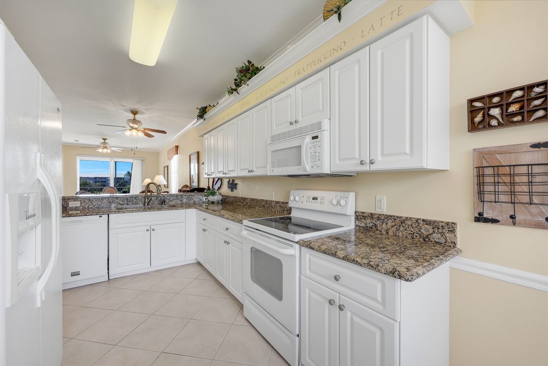 16615 Lake Cir Dr #438, Fort Myers, FL 33908