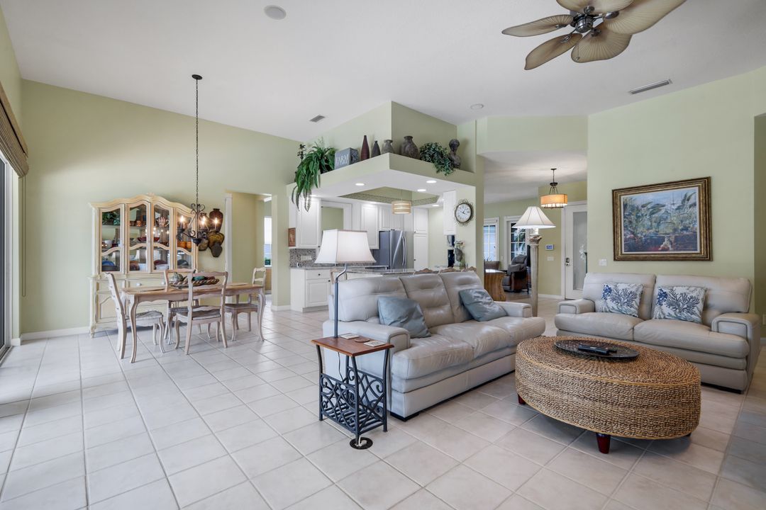 5855 Charlton Way, Naples, FL 34119