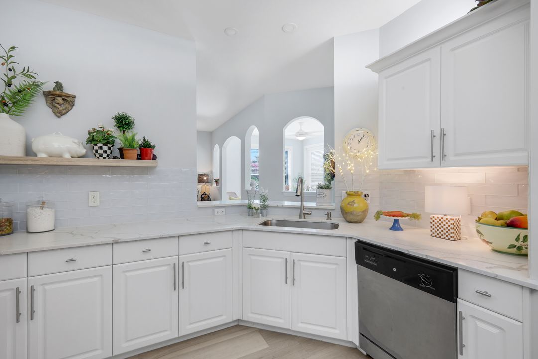 1335 Charleston Square Dr #6-101, Naples, FL 34110