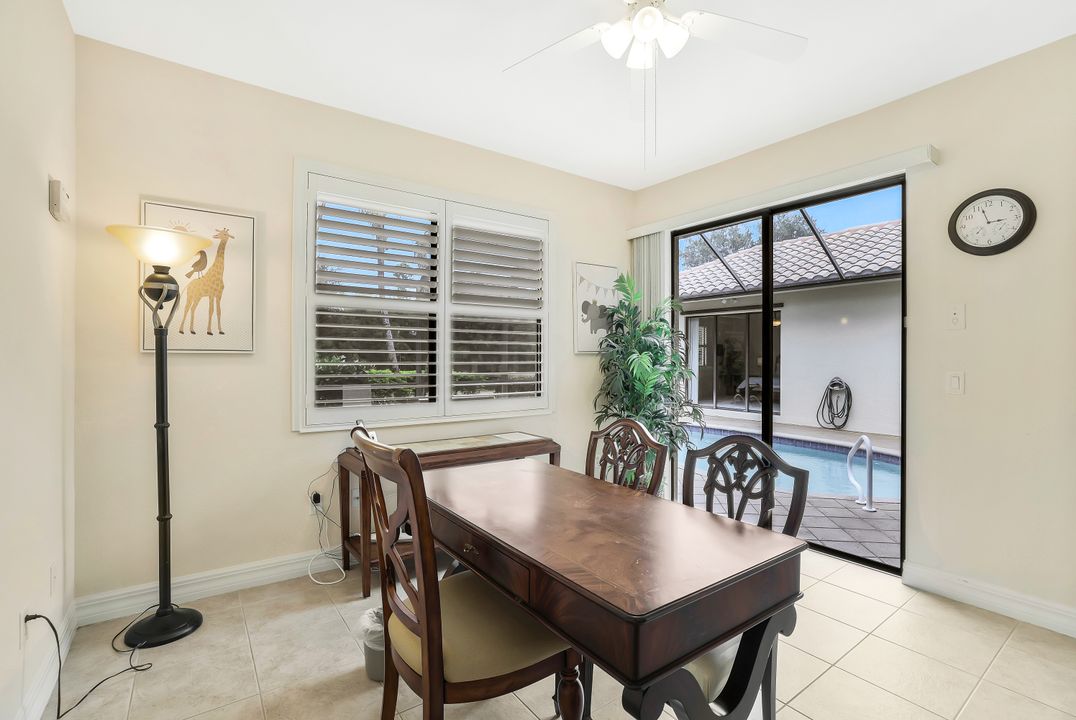 981 Tivoli Ct, Naples, FL 34104