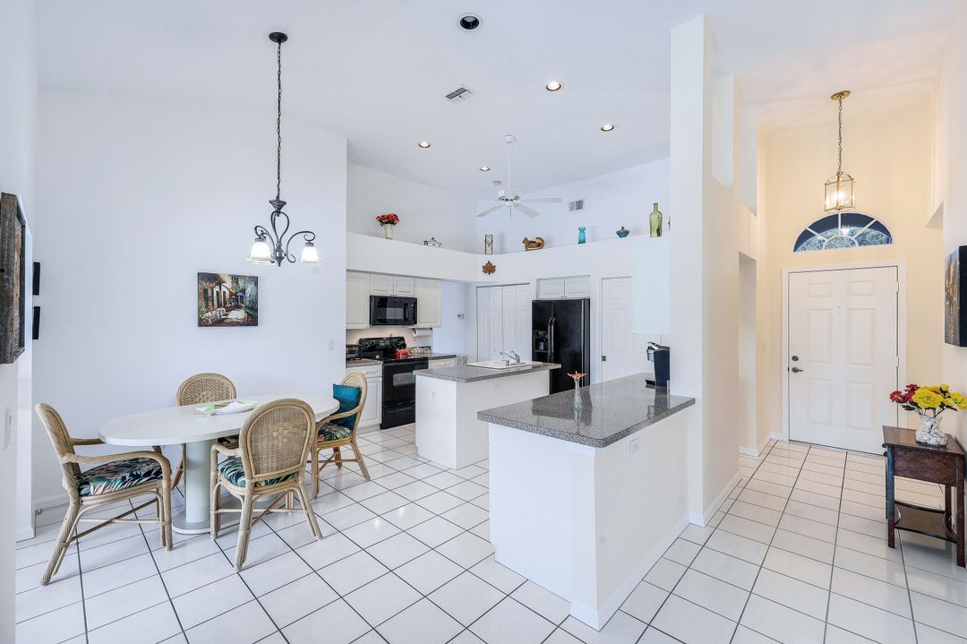 6600 Bishopgate Ln, Naples, FL 34104