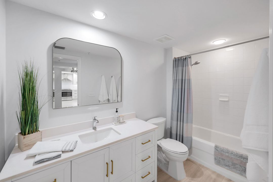 325 Dunes Blvd #604, Naples, FL 34110