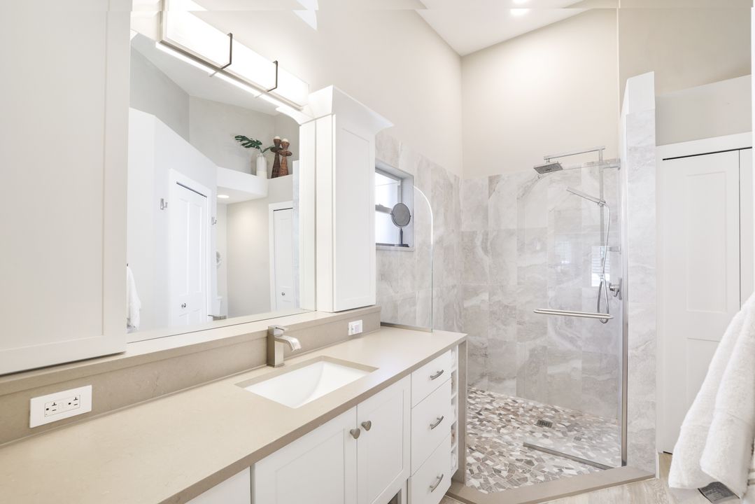 780 Wiggins Bay Dr, Naples, FL 34110
