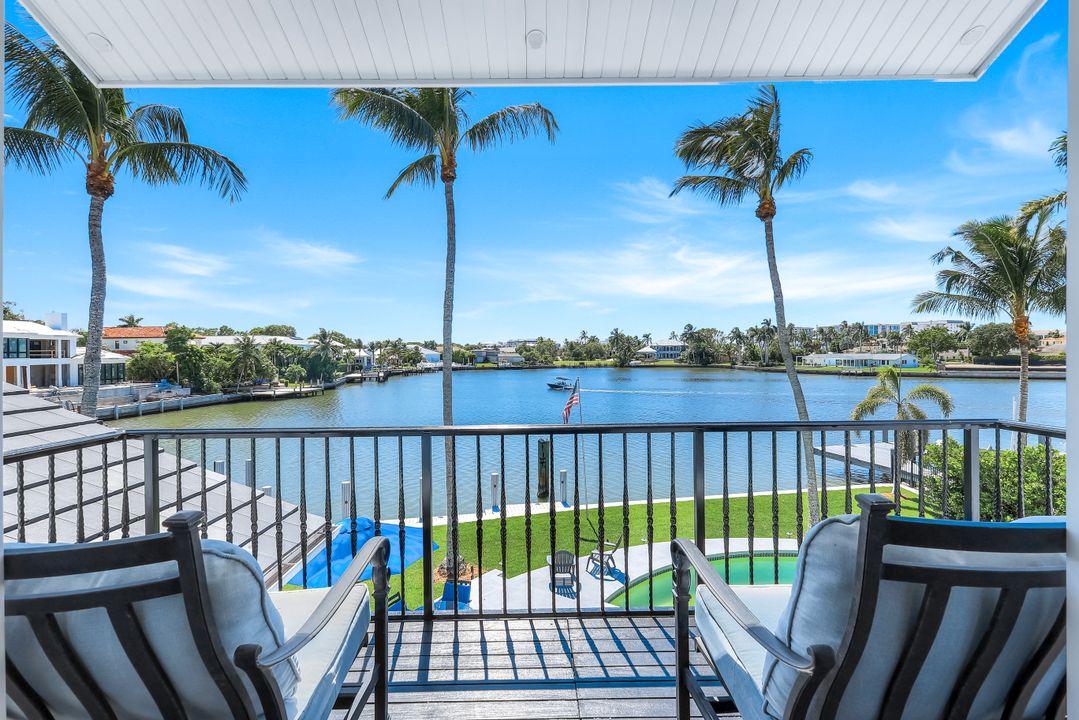 400 Springline Dr, Naples, FL 34102