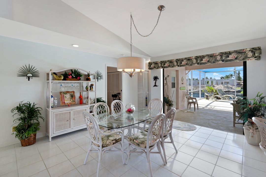 212 Kamal Pkwy, Cape Coral, FL 33904