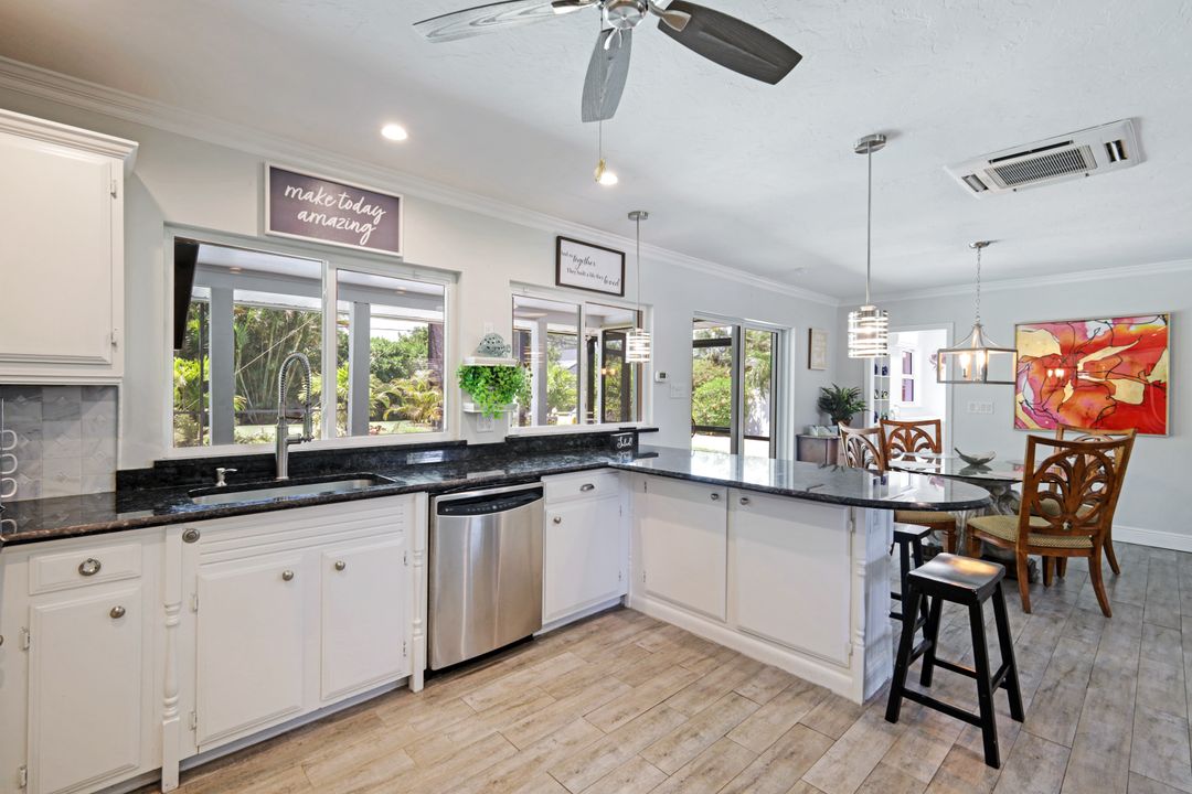 832 97th Ave N, Naples, FL 34108