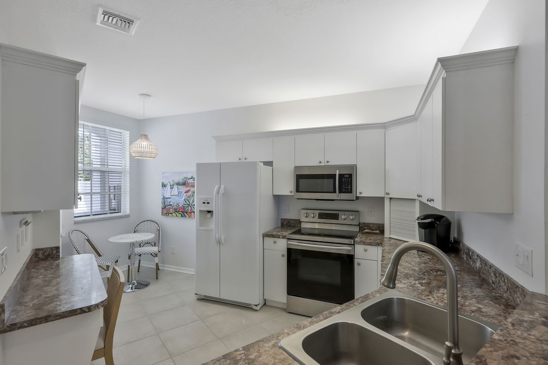 8380 Excalibur Cir #H3, Naples, FL 34108