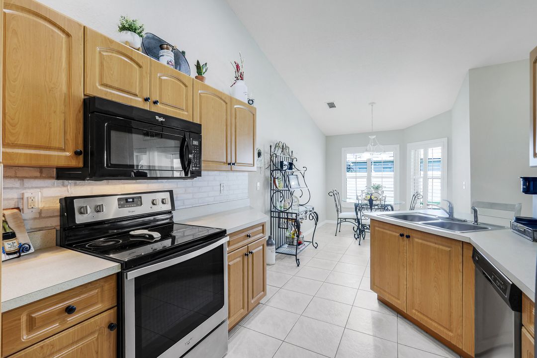 1815 NE 2nd Pl, Cape Coral, FL 33909