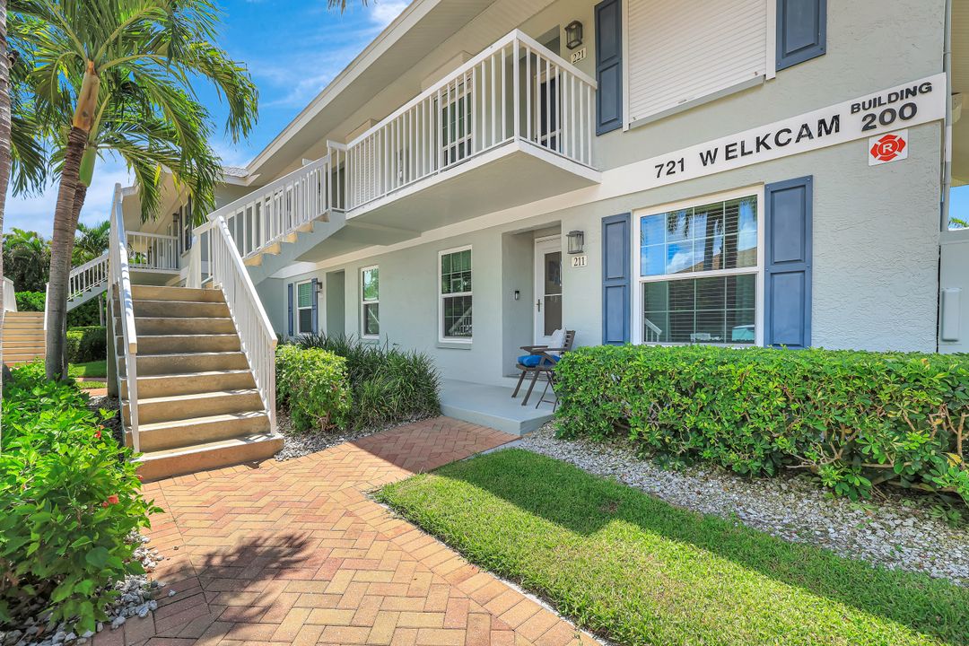 721 W Elkcam Cir #211, Marco Island, FL 34145
