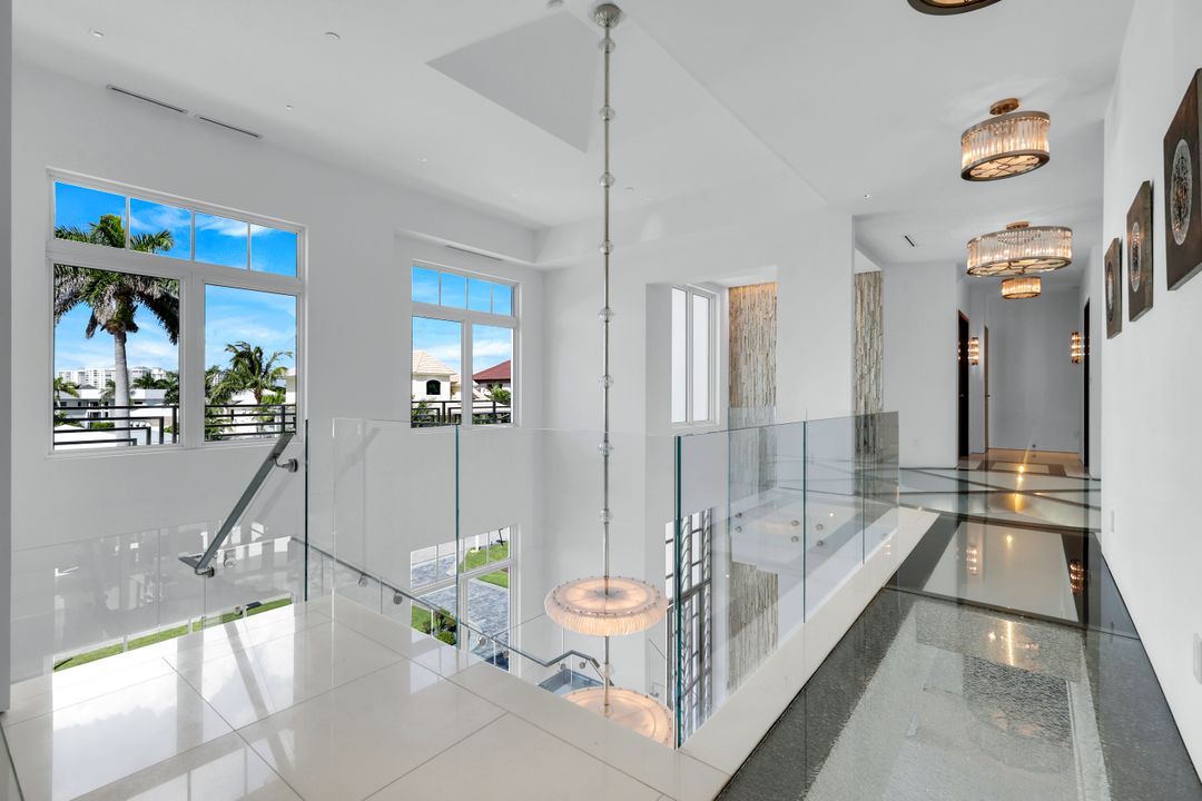 260 Channel Dr, Naples, FL 34108