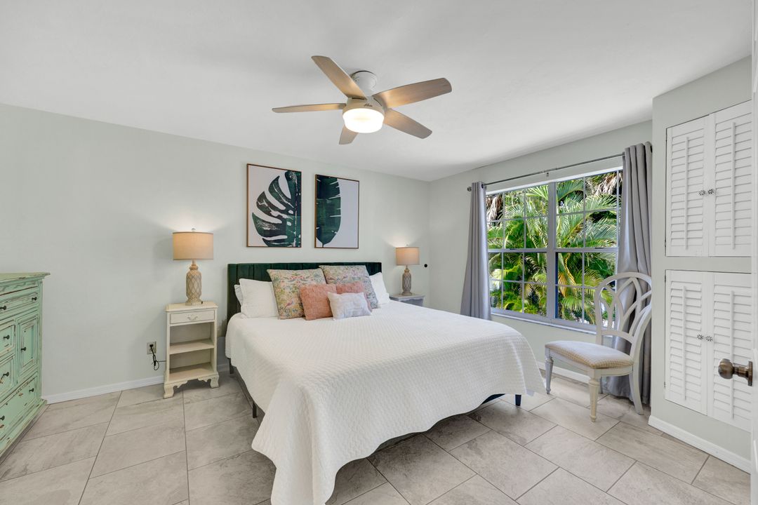 531 91st Ave N, Naples, FL 34108