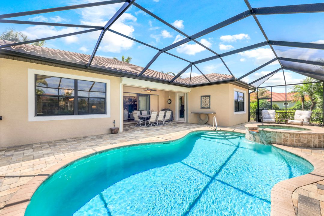 1585 Mockingbird Dr, Naples, FL 34120