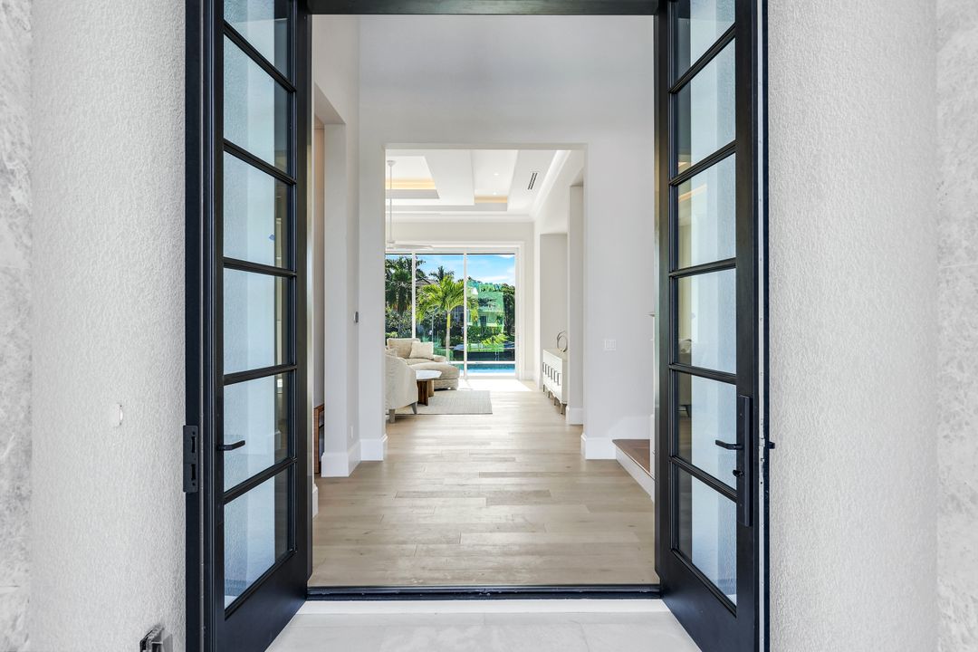 713 Nautilus Ct, Marco Island, FL 34145