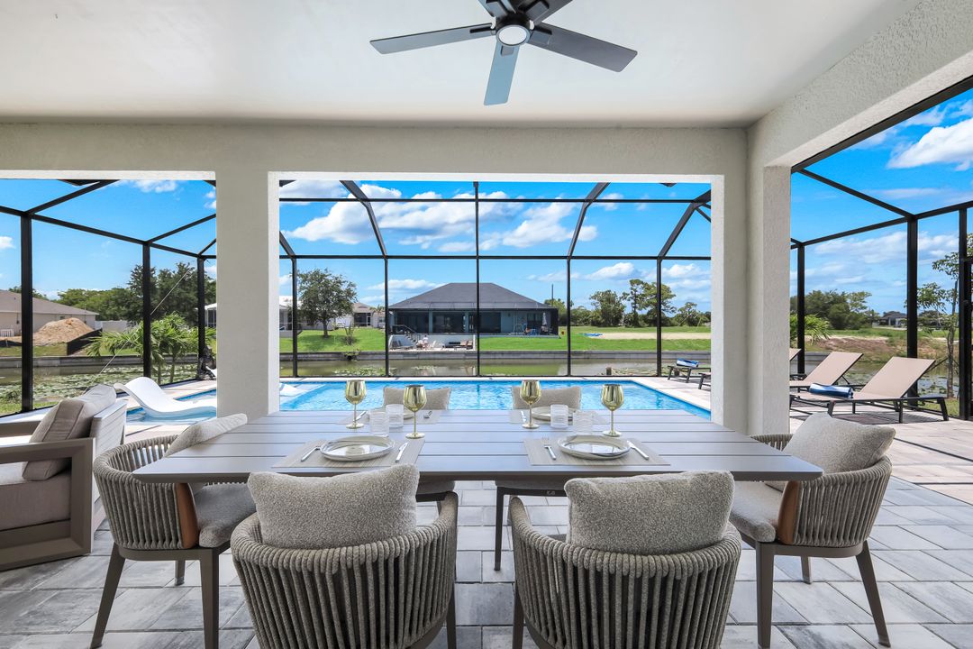522 NE 5th Pl, Cape Coral, FL 33909