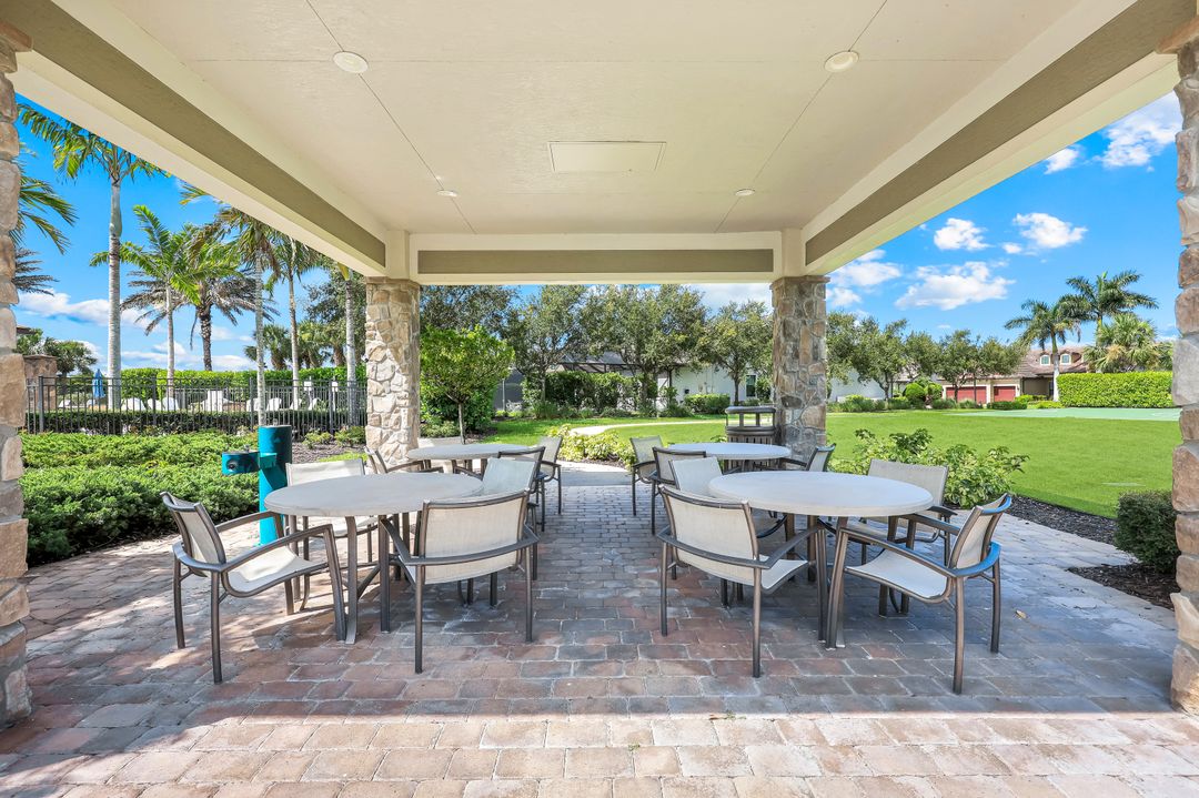 16273 Camden Lakes Cir, Naples, FL 34110