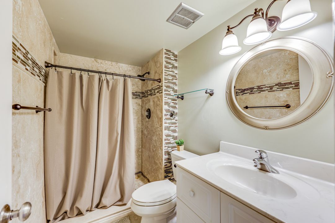 5 High Point Cir W #204, Naples, FL 34103