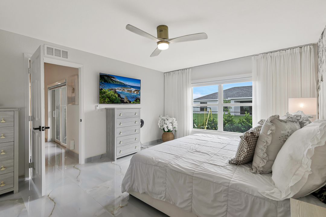 2003 NE 6th Ave, Cape Coral, FL 33909