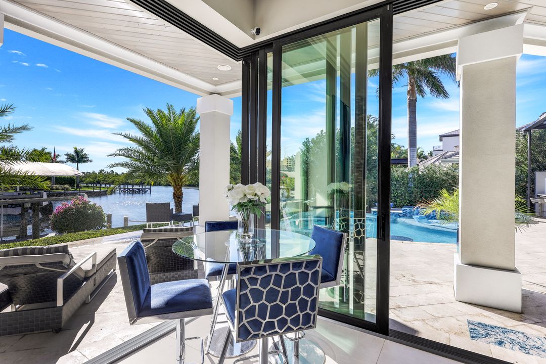 1518 Hermitage Ln, Cape Coral, FL 33914