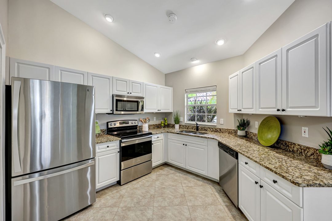 11043 Longshore Way W, Naples, FL 34119