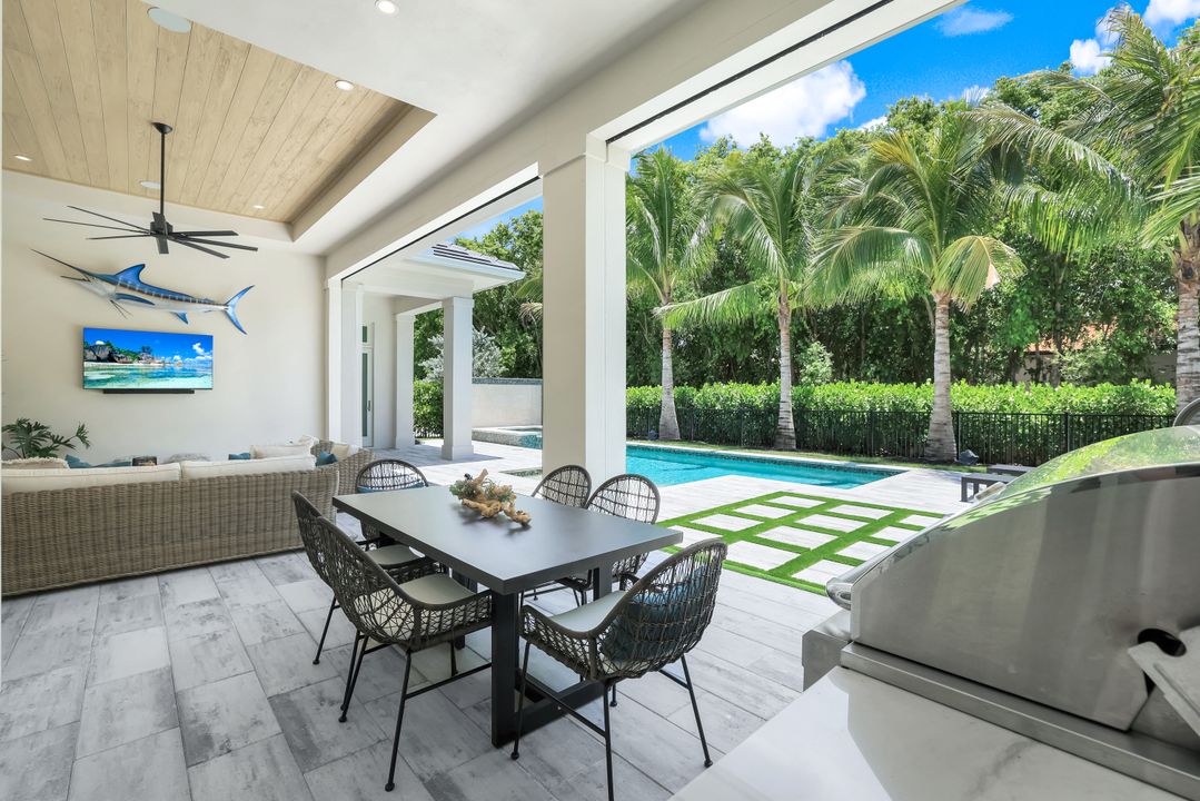 6630 Palisades Ave, Naples, FL 34109