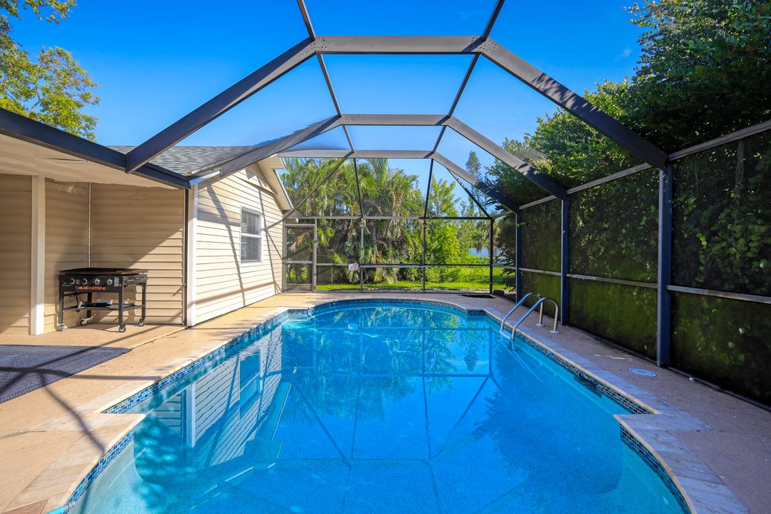 1319 SW 9th Ct, Cape Coral, FL 33991