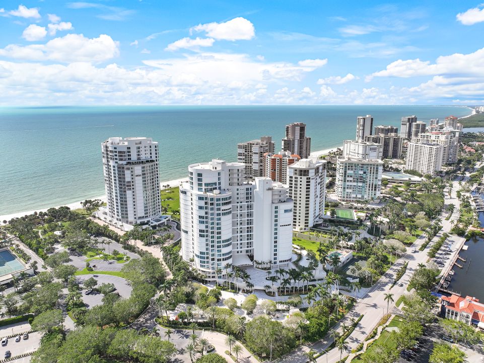 4151 Gulf Shore Blvd N #1002, Naples, FL 34103