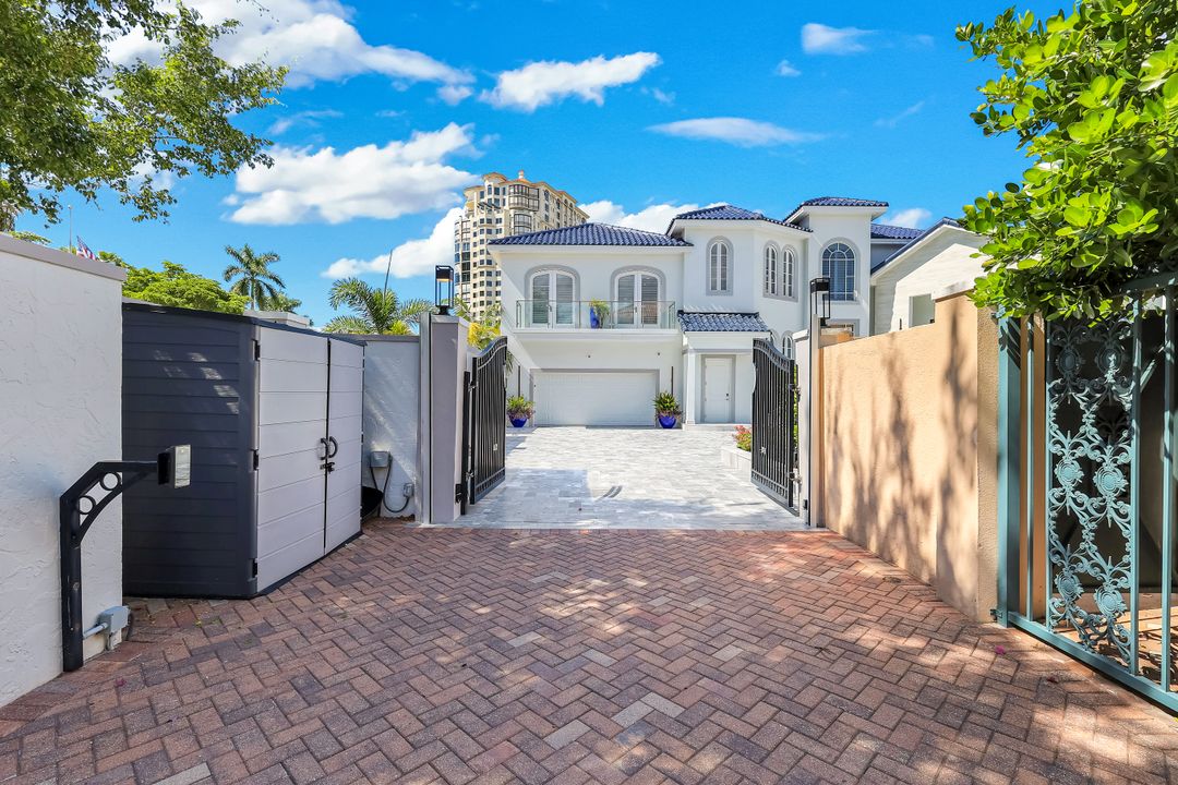 4900 Gulf Shore Blvd N, Naples, FL 34103