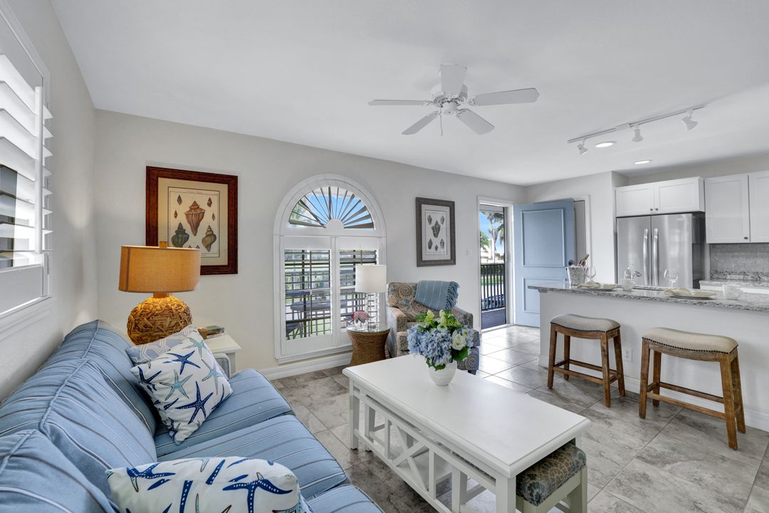 655 8th Ave S #6, Naples, FL 34102