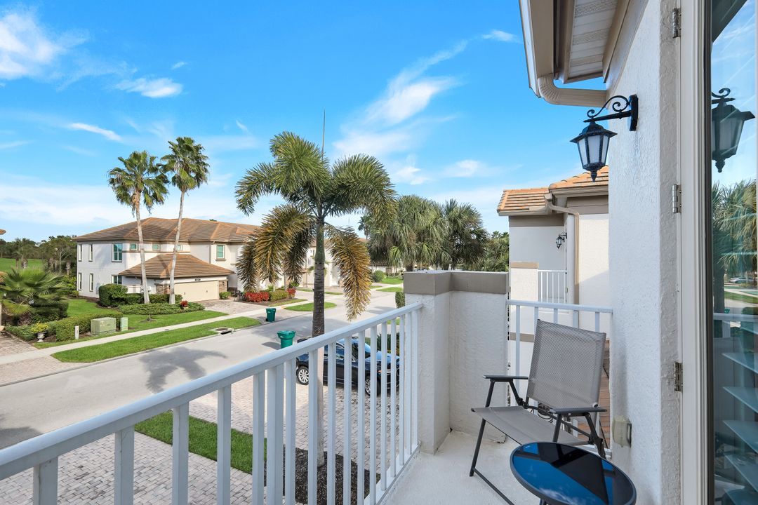 9201 Quartz Ln #202, Naples, FL 34120