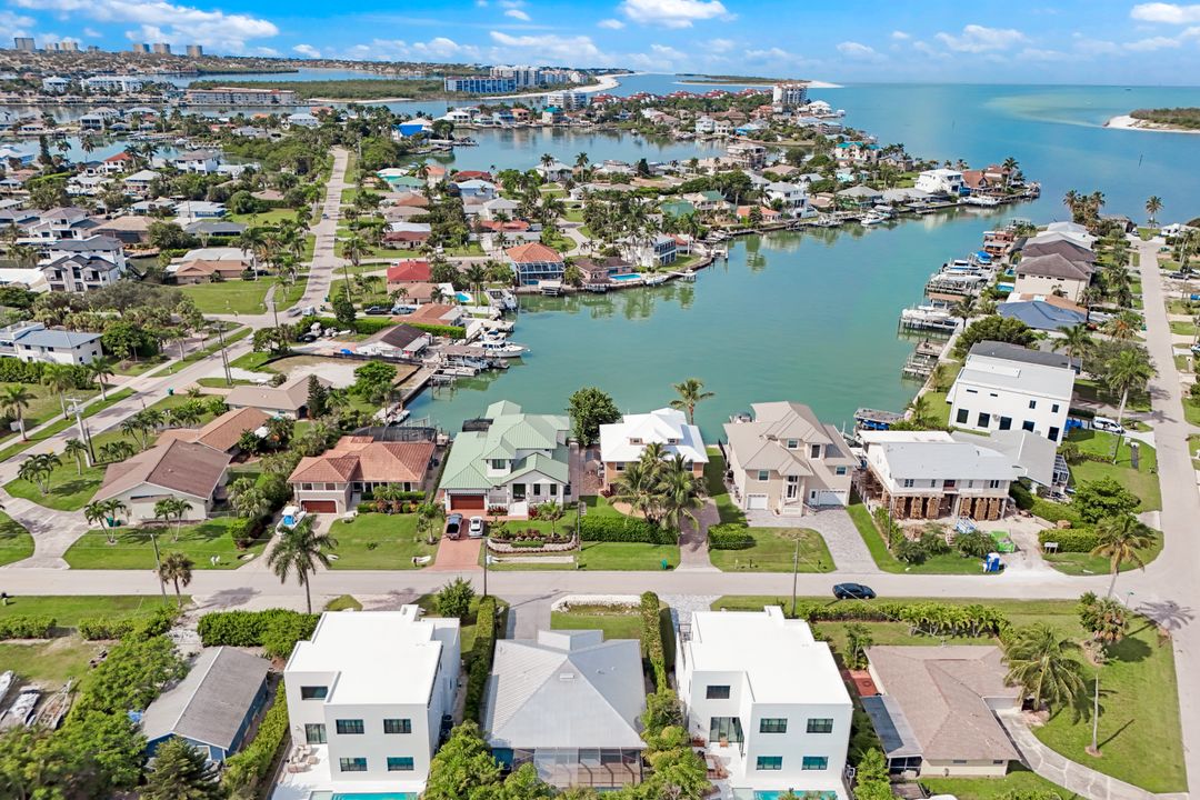 109 W Hilo St, Naples, FL 34113