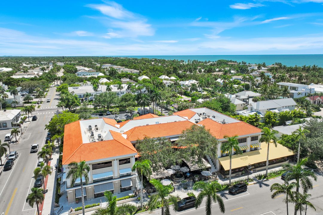 382 12th Ave S, Naples, FL 34102