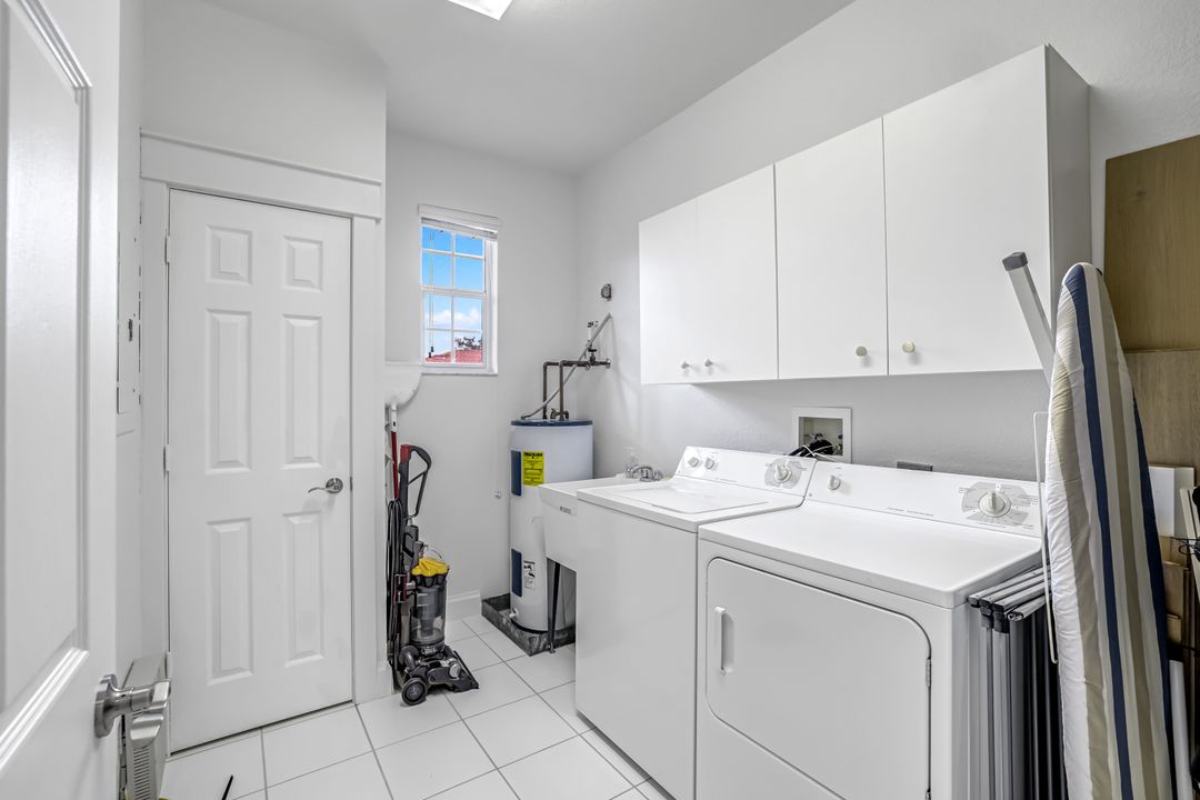 630 Lalique Cir #506, Naples, FL 34119