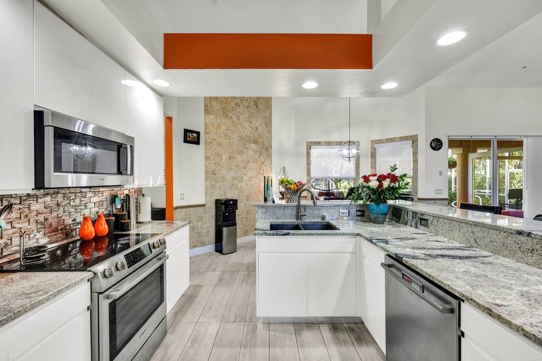 8596 Southwind Bay Cir, Fort Myers, FL 33908