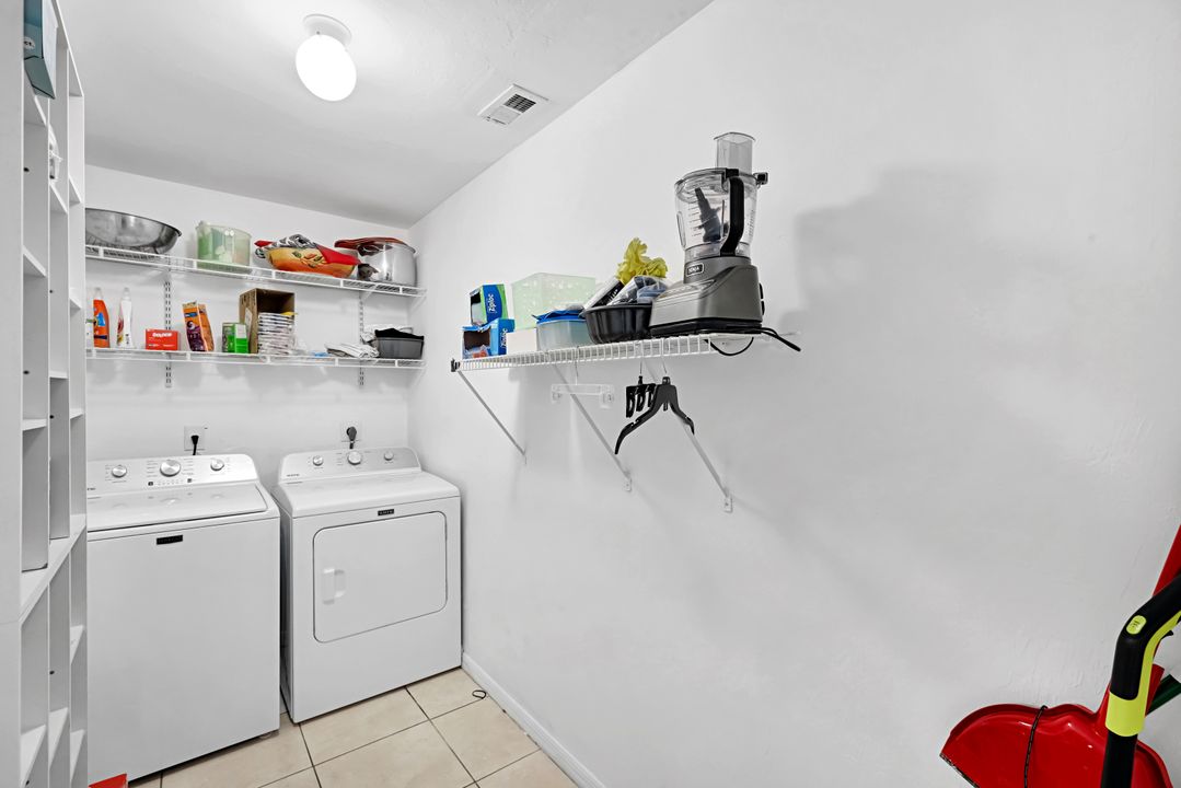 231 Trafalgar Pkwy, Cape Coral, FL 33991