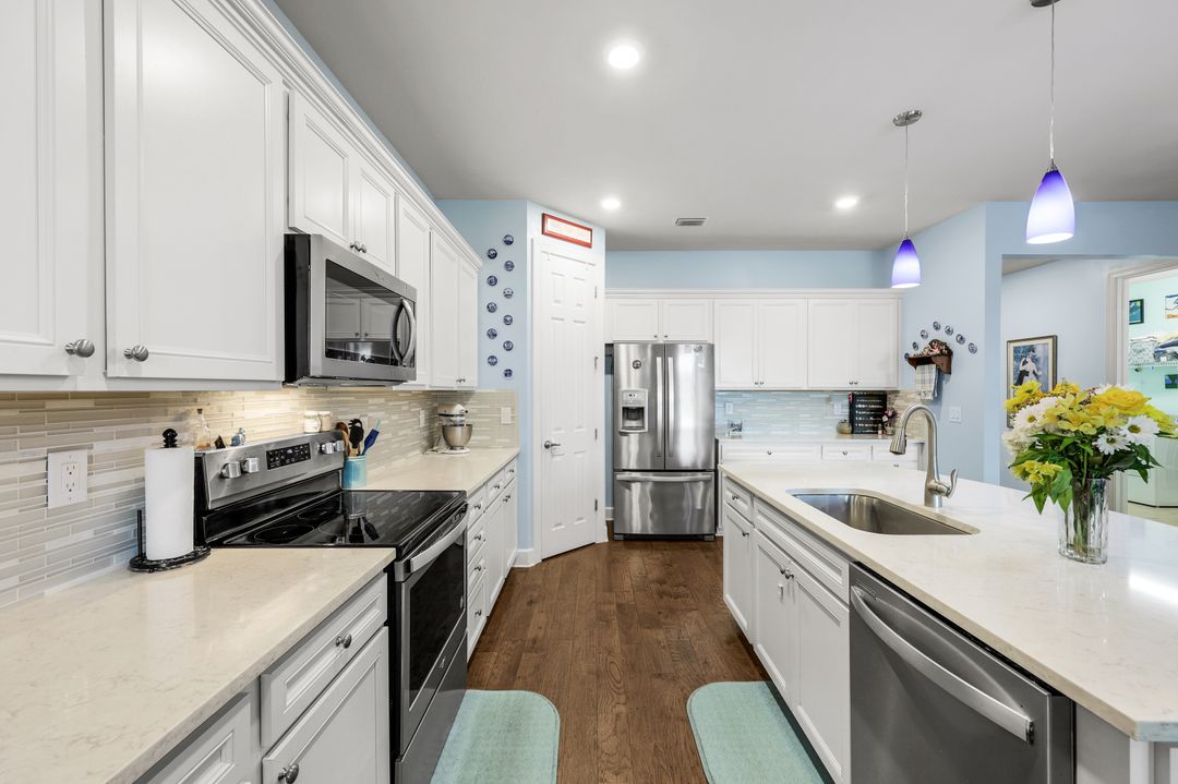 17274 Hadlow Pl, Fort Myers, FL 33967