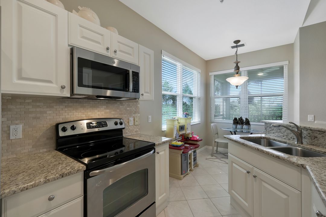 4665 Hawks Nest Way #203, Naples, FL 34114