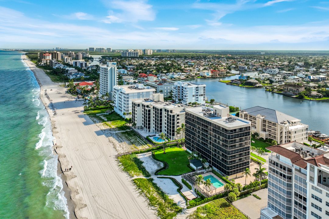 9653 Gulf Shore Dr #303, Naples, FL 34108