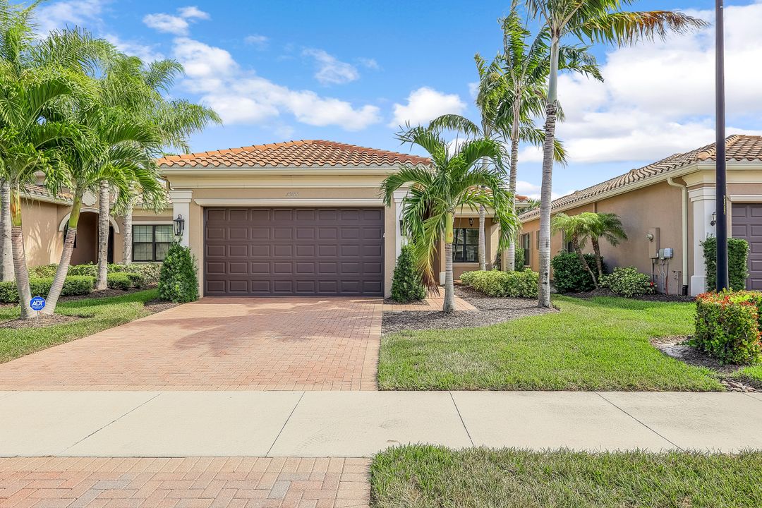 13644 Mandarin Cir, Naples, FL 34109