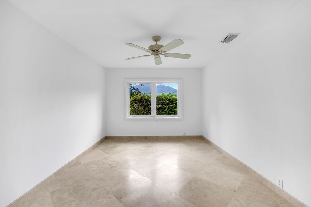 4502 Silver Fox Dr, Naples, FL 34119