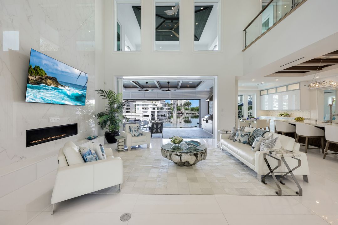 309 Neapolitan Way, Naples, FL 34103