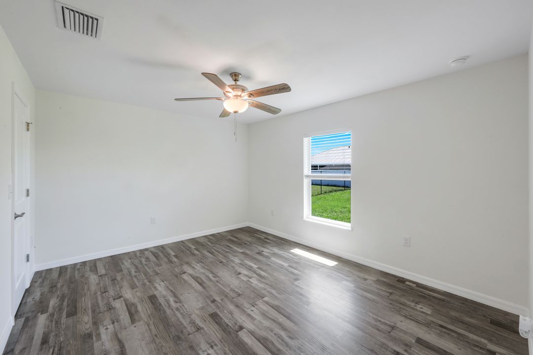 1317 NE 9th Ave, Cape Coral, FL 33909