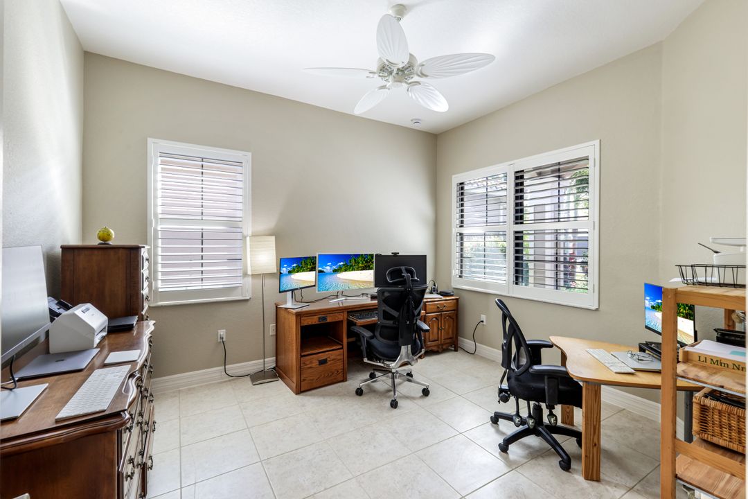 3224 Pacific Dr, Naples, FL 34119