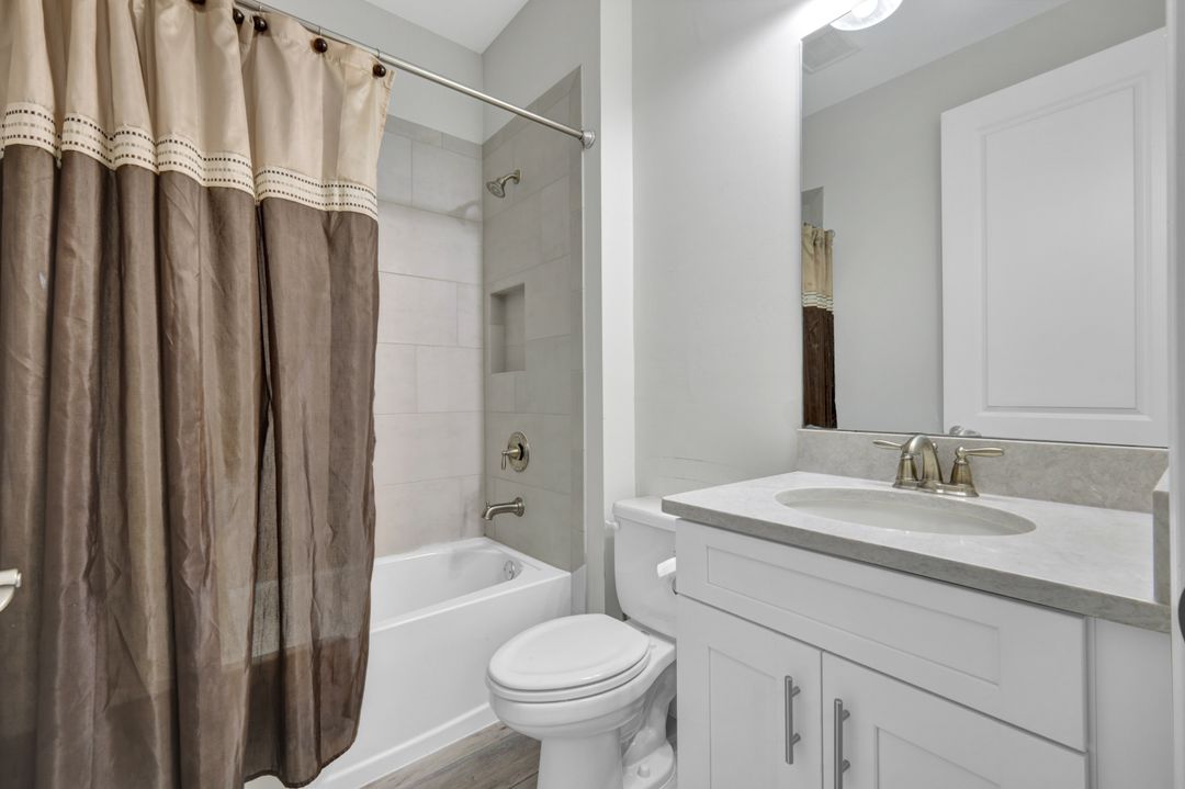 11761 Canal Grande Dr, Miromar Lakes, FL 33913