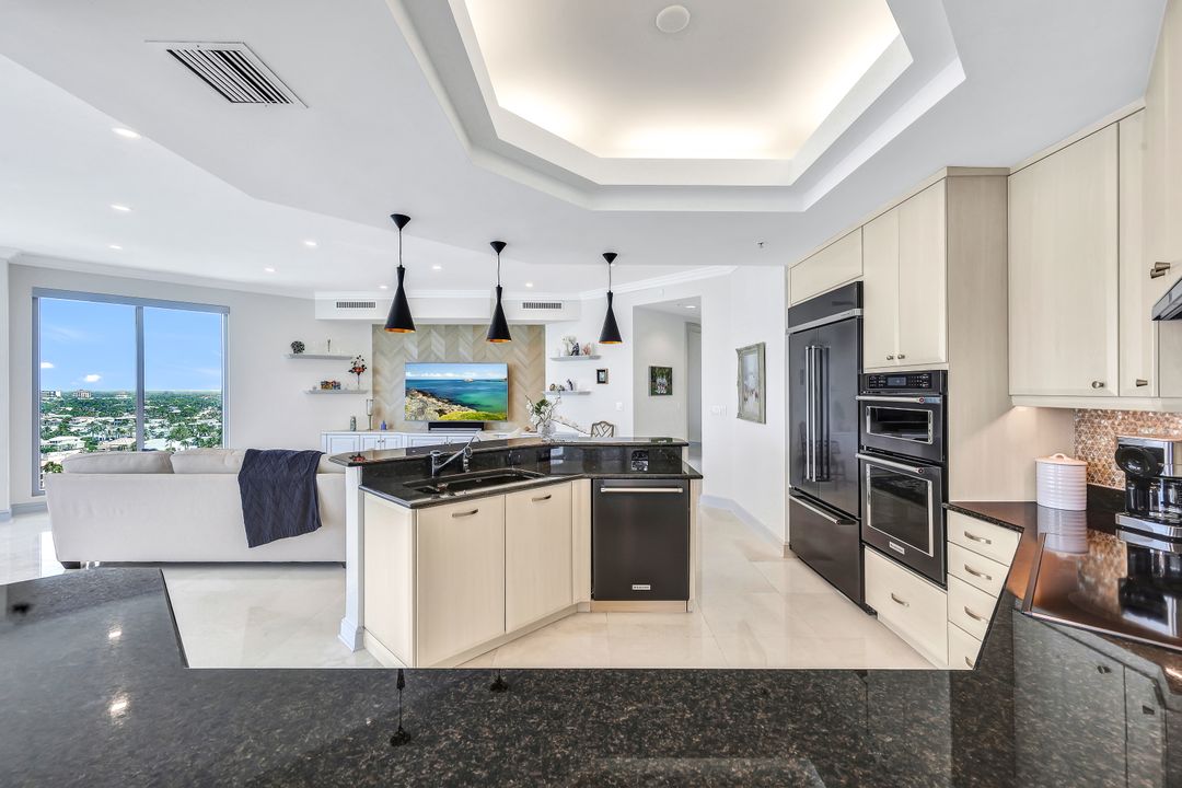 4151 Gulf Shore Blvd N #1604, Naples, FL 34103