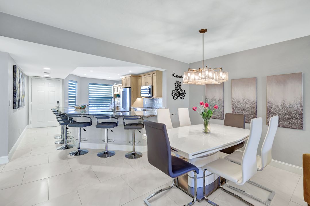 360 Horse Creek Dr #307, Naples, FL 34110